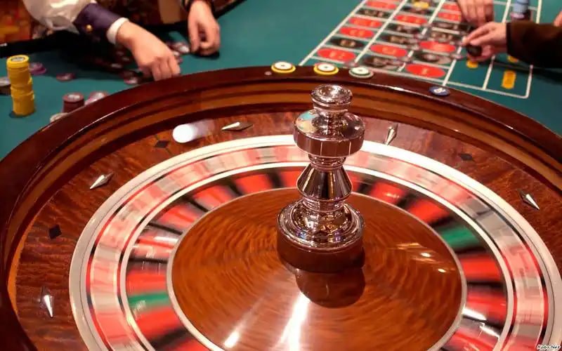 aubet77 တိုက်ရိုက်ကာစီနို Live Baccarat Dealer MMK ကစားသမား